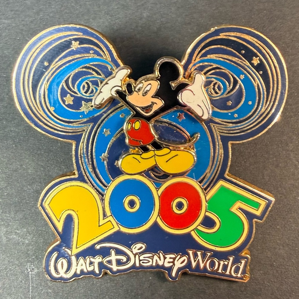 2005 Walt Disney World Mickey ‘Where the Party Never Ends’ Trading Pin
